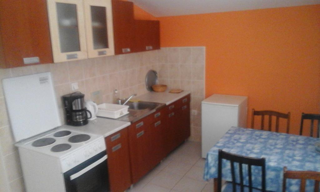 Apartment Rogic Биоград-на-Мору Экстерьер фото